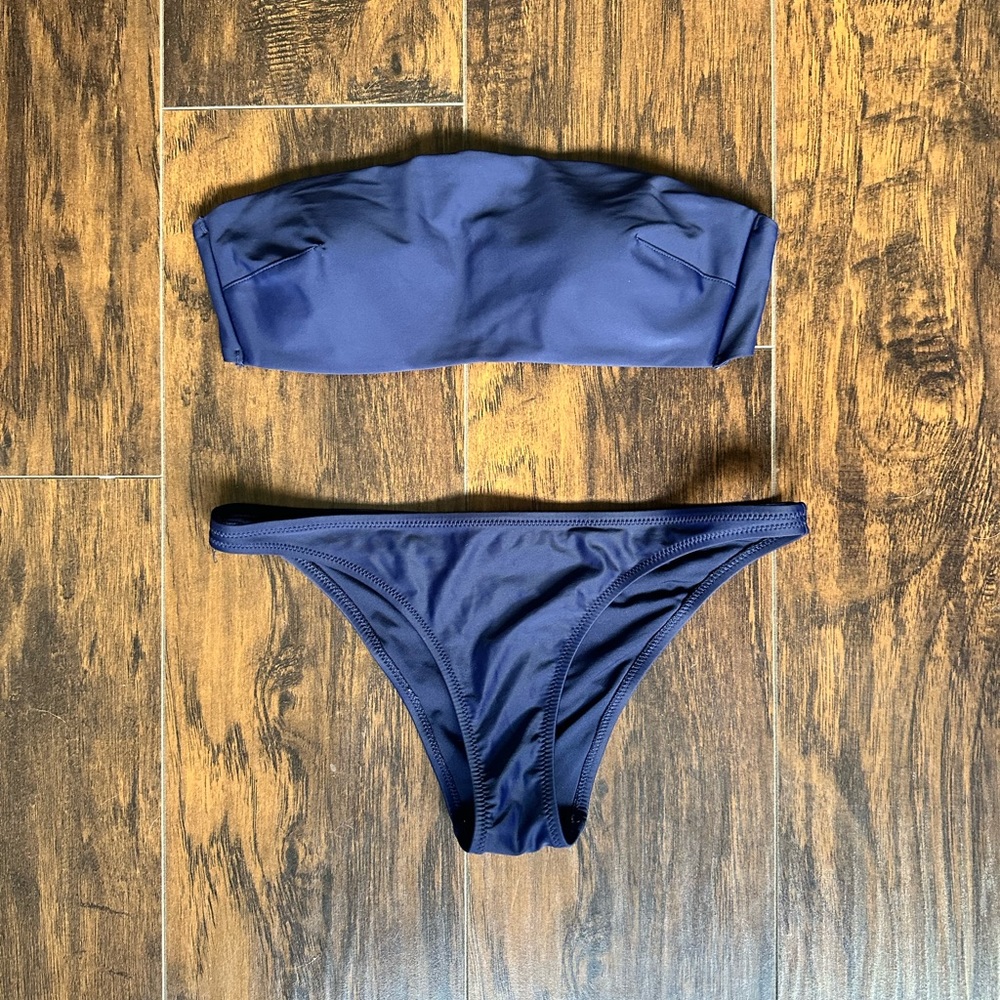 American Eagle Bikini (includes top and bottom) size: Medium